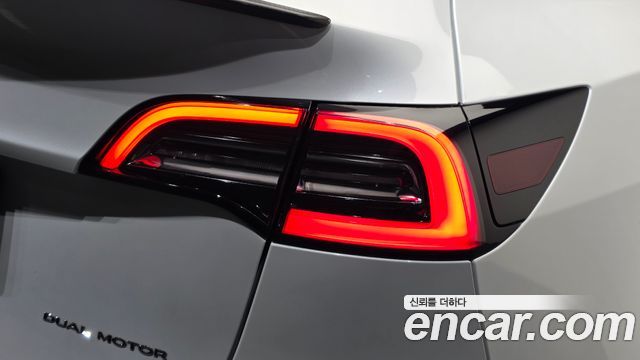 Tesla Model Y Long Range AWD 2022 — фото 29