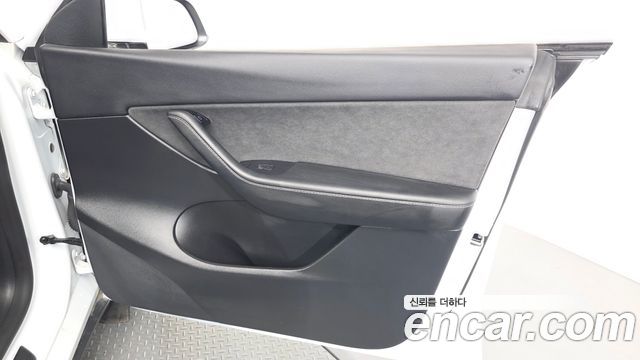Tesla Model Y Long Range AWD 2022 — фото 30
