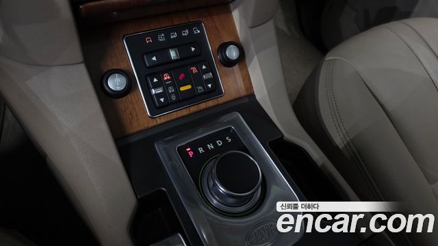 Land Rover Discovery 4 3.0 SDV6 SE 2012 — фото 9