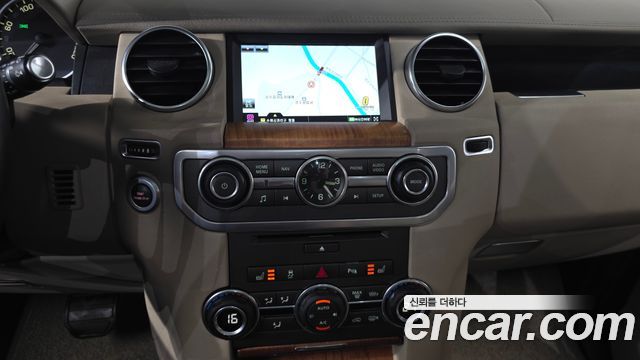 Land Rover Discovery 4 3.0 SDV6 SE 2012 — фото 16