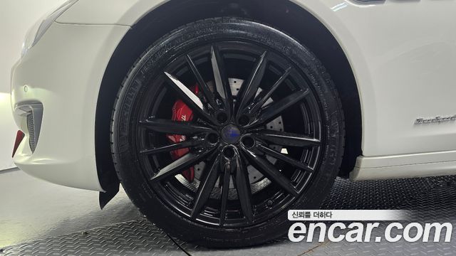 Maserati Quattroporte S Q4 3.0 V6 2019 — фото 5