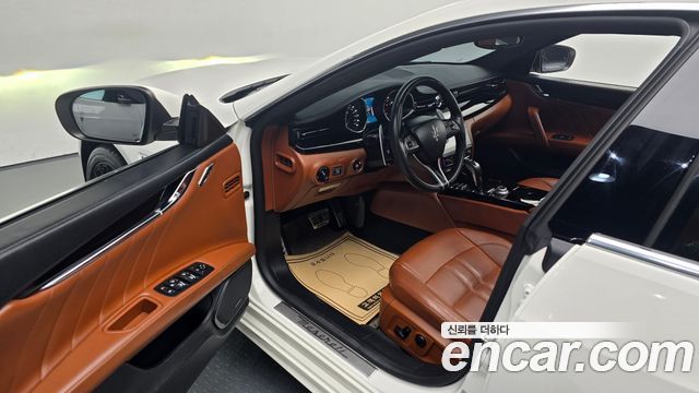 Maserati Quattroporte S Q4 3.0 V6 2019 — фото 15