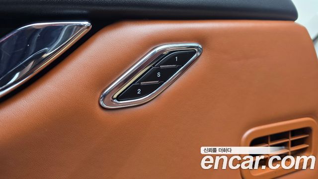 Maserati Quattroporte S Q4 3.0 V6 2019 — фото 22