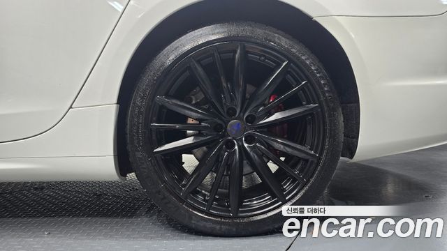Maserati Quattroporte S Q4 3.0 V6 2019 — фото 27