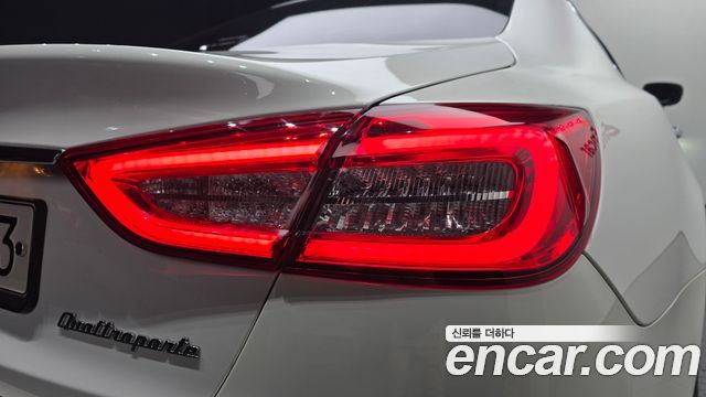 Maserati Quattroporte S Q4 3.0 V6 2019 — фото 29