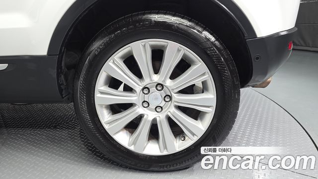 Land Rover Range Rover Evoque 2.0 TD4 HSE 2017 — фото 5