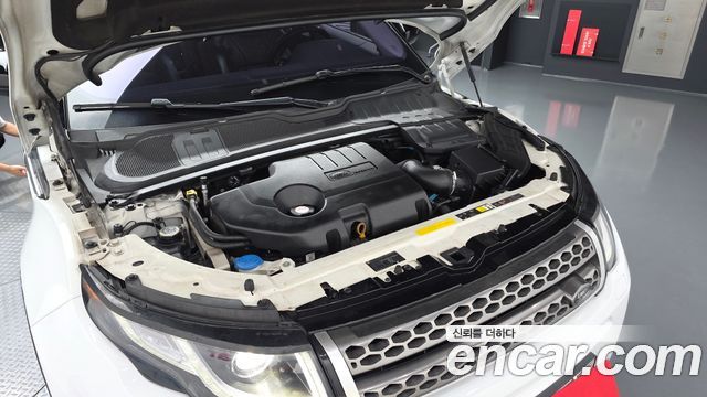 Land Rover Range Rover Evoque 2.0 TD4 HSE 2017 — фото 6