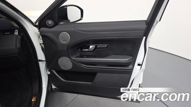 Land Rover Range Rover Evoque 2.0 TD4 HSE 2017 — фото 24