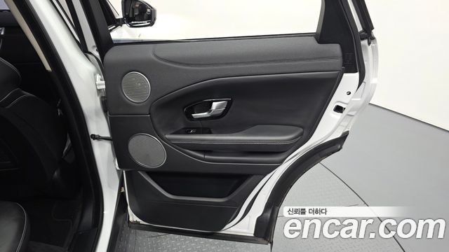 Land Rover Range Rover Evoque 2.0 TD4 HSE 2017 — фото 25