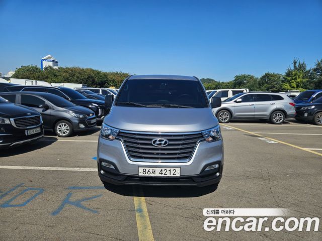 Hyundai Grand Starex Van 3-Seater Style 2021 — фото 2