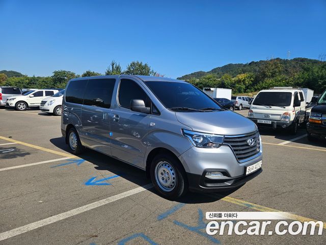 Hyundai Grand Starex Van 3-Seater Style 2021 — фото 3