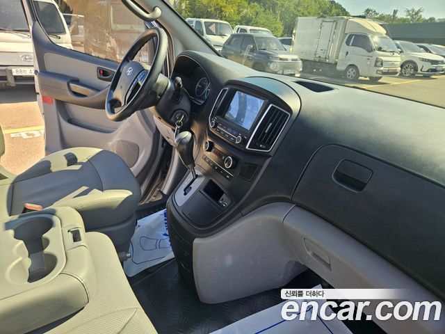 Hyundai Grand Starex Van 3-Seater Style 2021 — фото 15