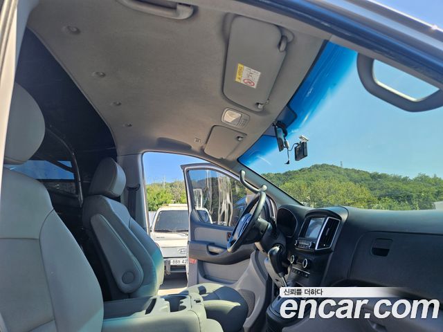 Hyundai Grand Starex Van 3-Seater Style 2021 — фото 16