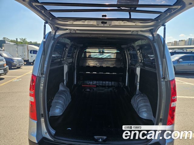 Hyundai Grand Starex Van 3-Seater Style 2021 — фото 19