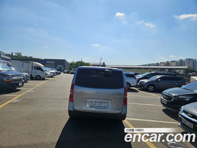 Hyundai Grand Starex Van 3-Seater Style 2021 — фото 23