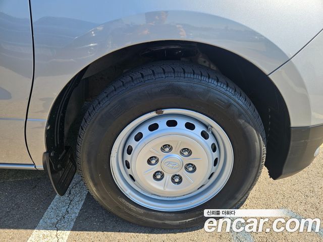 Hyundai Grand Starex Van 3-Seater Style 2021 — фото 24