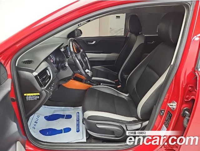 Kia Stonic 1.4 Prestige 2018 — фото 15