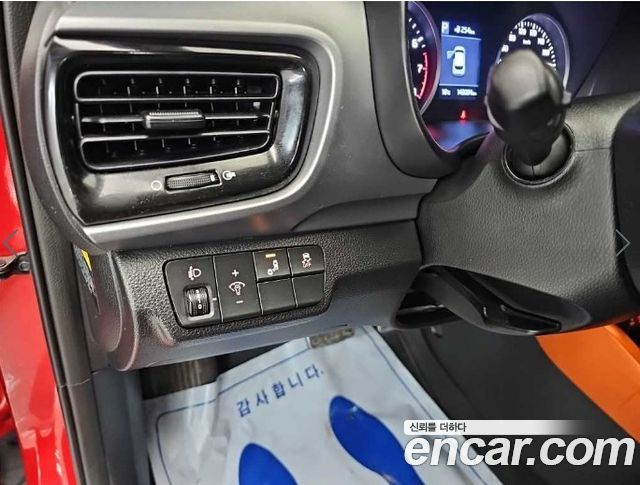 Kia Stonic 1.4 Prestige 2018 — фото 20