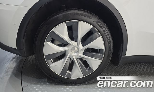 Tesla Model Y Long Range AWD 2021 — фото 5