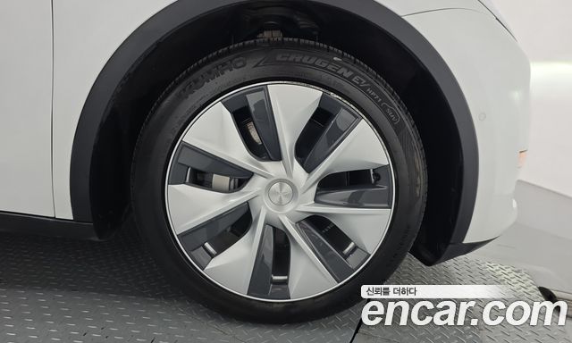 Tesla Model Y Long Range AWD 2021 — фото 27