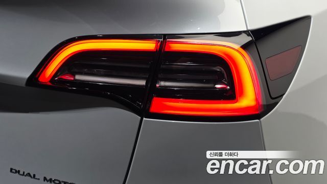 Tesla Model Y Long Range AWD 2021 — фото 29