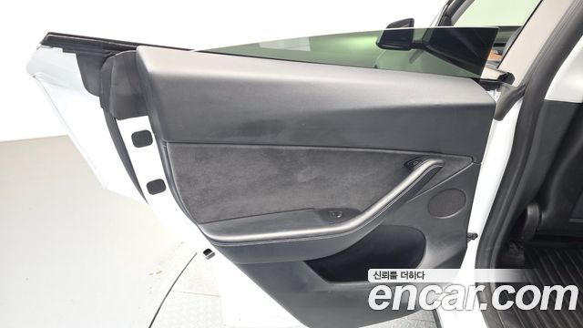 Tesla Model Y Long Range AWD 2021 — фото 31
