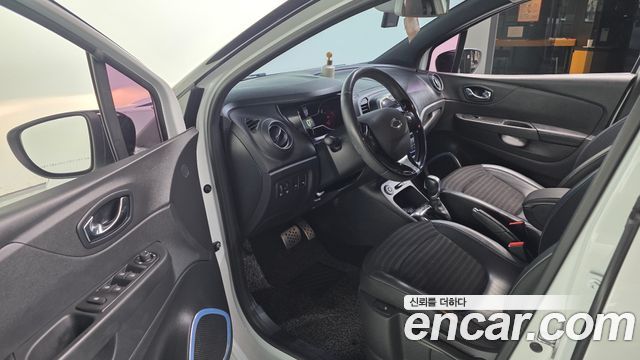 Renault Korea QM3 RE Signature 2017 — фото 10