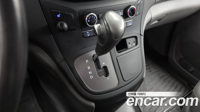 Hyundai Grand Starex Van 5-Seater Smart 2021 — фото 9