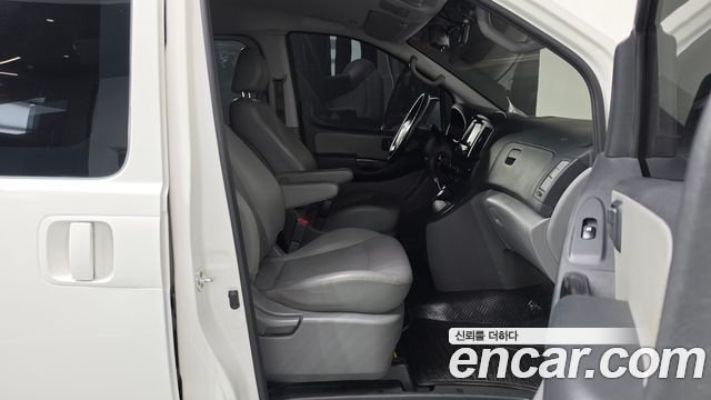 Hyundai Grand Starex Van 5-Seater Smart 2021 — фото 16