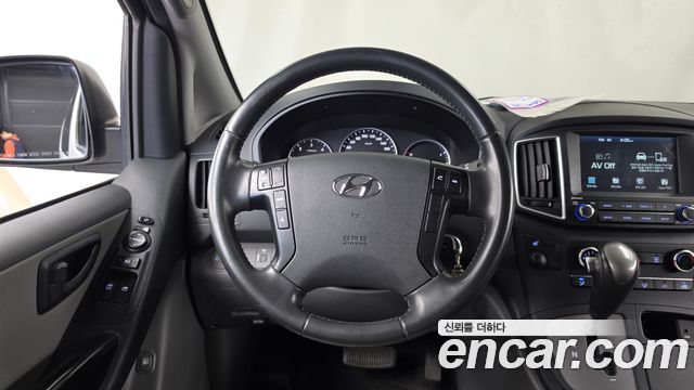 Hyundai Grand Starex Van 5-Seater Smart 2021 — фото 17