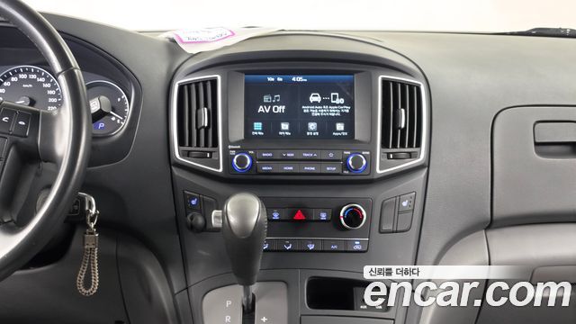 Hyundai Grand Starex Van 5-Seater Smart 2021 — фото 18