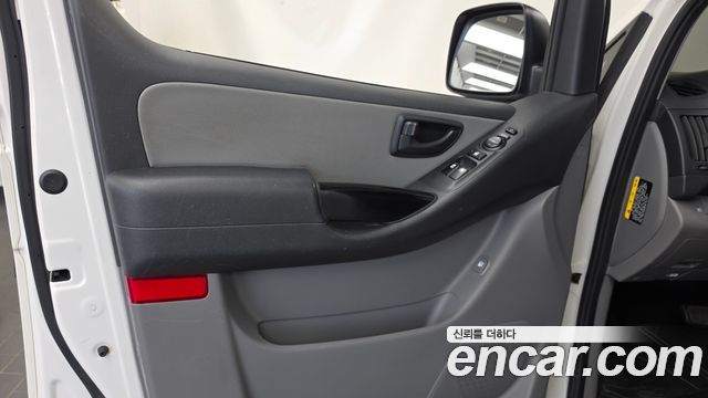 Hyundai Grand Starex Van 5-Seater Smart 2021 — фото 30