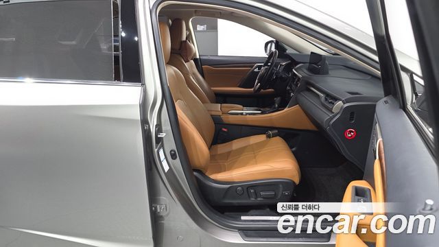 Lexus RX450h (IV) Executive 2021 — фото 26
