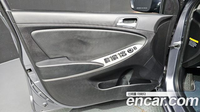 Hyundai Accent (New) 1.6 GDI Premium 2016 — фото 24