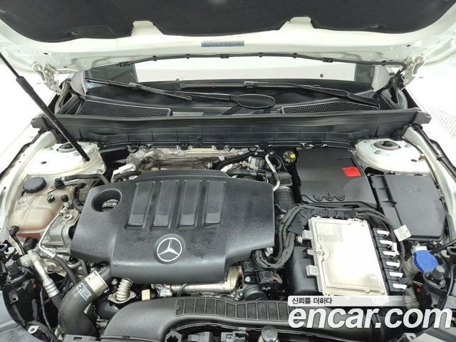 Mercedes-Benz GLB-Class (X247) GLB200 d 2022 — фото 5