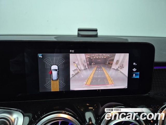Mercedes-Benz GLB-Class (X247) GLB200 d 2022 — фото 16