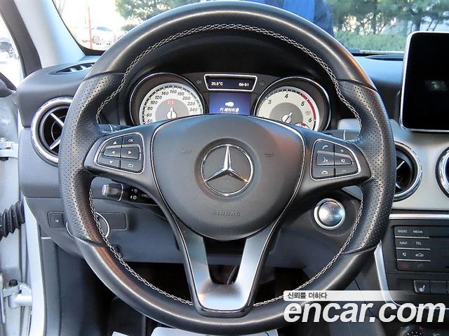 Mercedes-Benz GLA-Class (X156) GLA200 d 2016 — фото 8