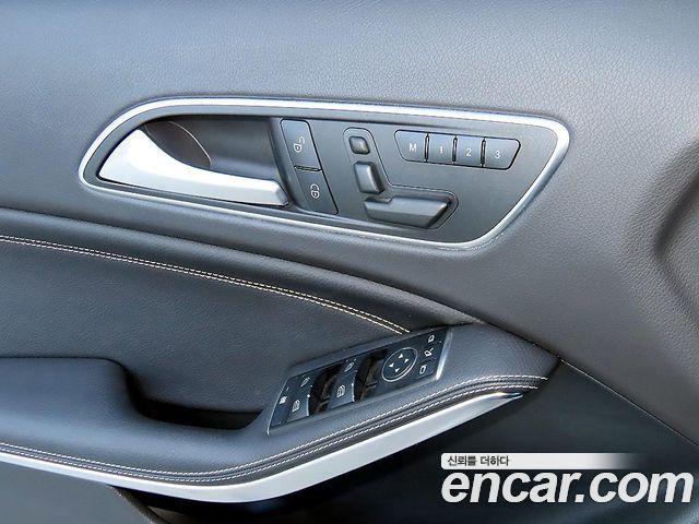 Mercedes-Benz GLA-Class (X156) GLA200 d 2016 — фото 15