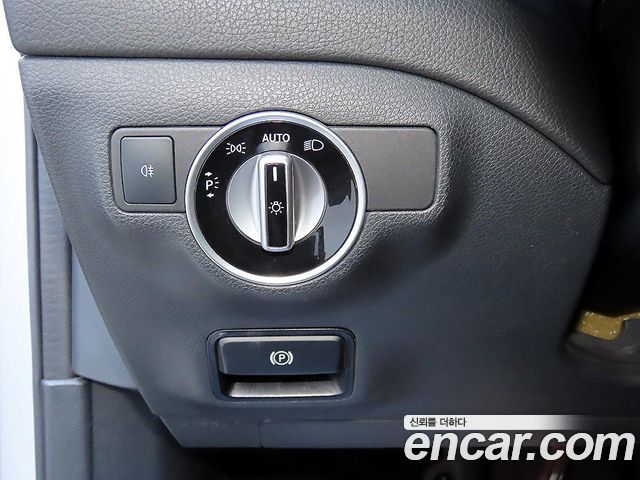 Mercedes-Benz GLA-Class (X156) GLA200 d 2016 — фото 16