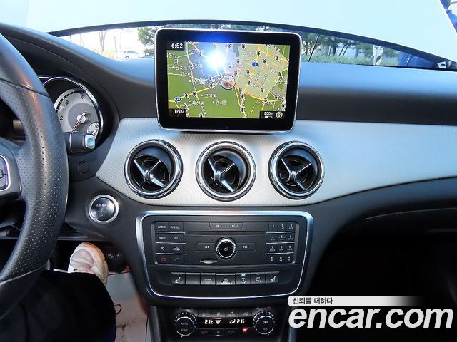 Mercedes-Benz GLA-Class (X156) GLA200 d 2016 — фото 18