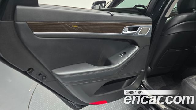 Genesis G80 3.8 GDI AWD Prestige 2017 — фото 25