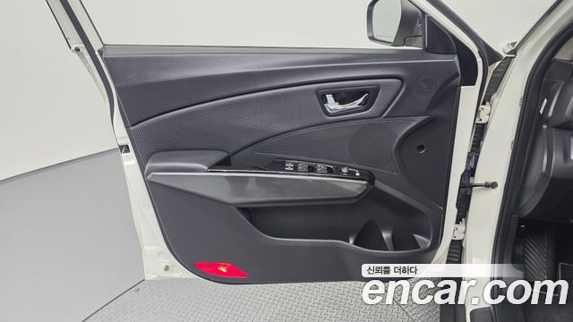 KG Mobility (SsangYong) Very New Tivoli Gasoline 1.5 2WD V3 2022 — фото 24