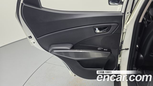 KG Mobility (SsangYong) Very New Tivoli Gasoline 1.5 2WD V3 2022 — фото 25