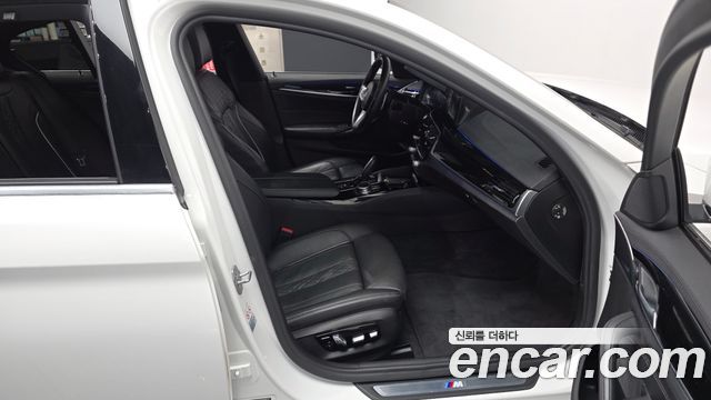 BMW 5 Series (G30) 530i xDrive M Sport Package Plus 2019 — фото 11