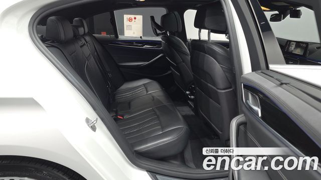 BMW 5 Series (G30) 530i xDrive M Sport Package Plus 2019 — фото 12
