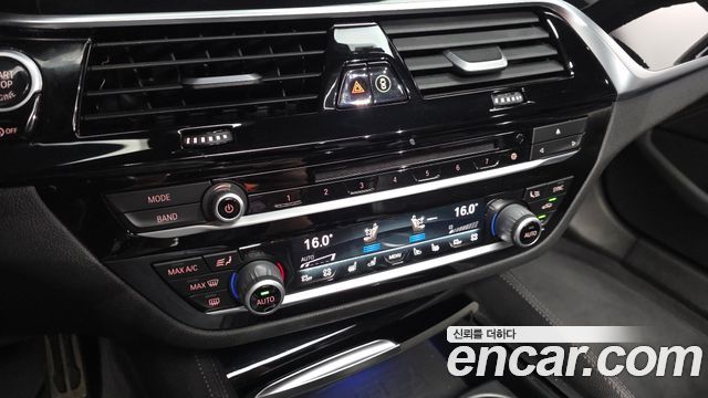 BMW 5 Series (G30) 530i xDrive M Sport Package Plus 2019 — фото 28