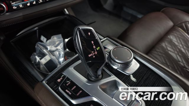 BMW 7 Series (G11) 745e iPerformance M Sport 2021 — фото 9