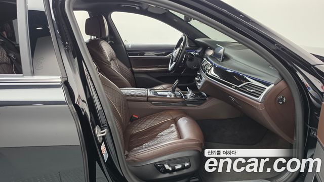 BMW 7 Series (G11) 745e iPerformance M Sport 2021 — фото 15