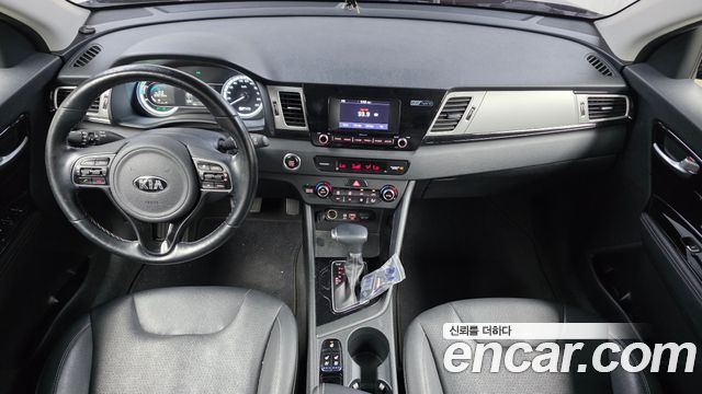 Kia Niro Prestige 2018 — фото 7