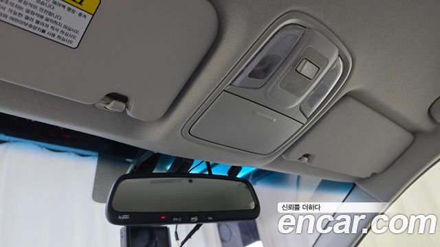 Kia Niro Prestige 2018 — фото 20